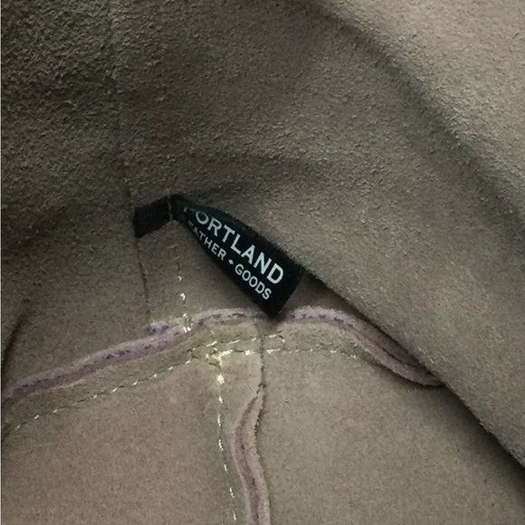 Portland Leather Goods Medium Crossbody Bag. Lilac - Picture 5 of 15